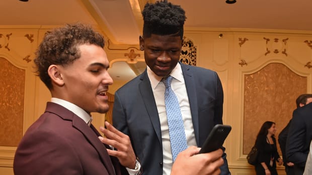 trae_young_and_mo_bamba_laughin.jpg